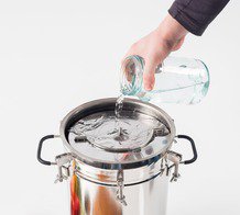 Заполнение корпуса автоклава водой